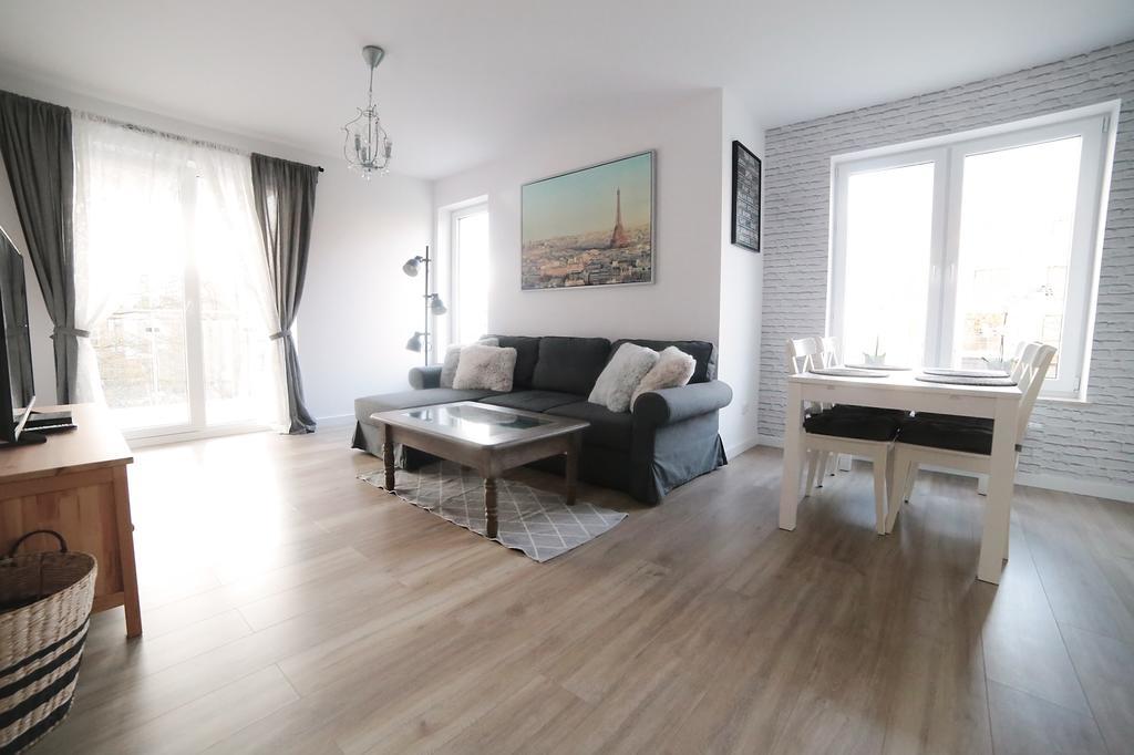 Apartament Paris โควอบเซก ภายนอก รูปภาพ
