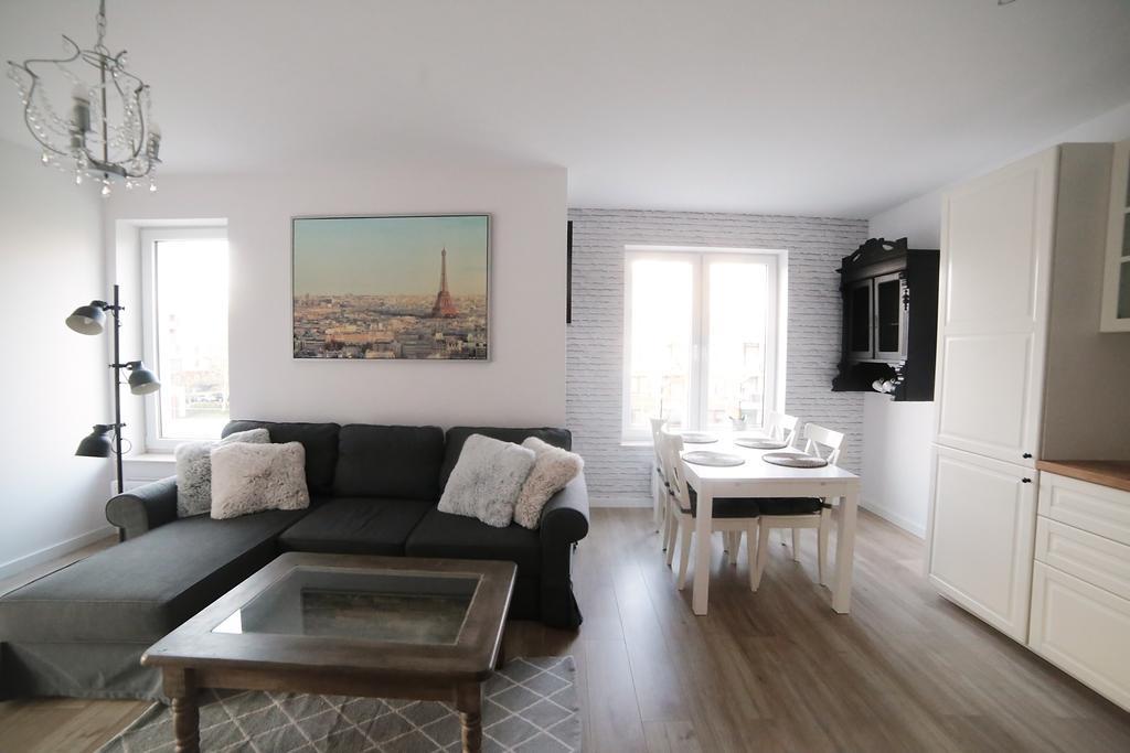 Apartament Paris โควอบเซก ภายนอก รูปภาพ
